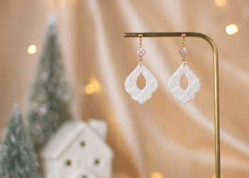 Sparkly white earrings