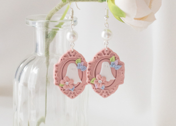 Ghost earrings with pearl